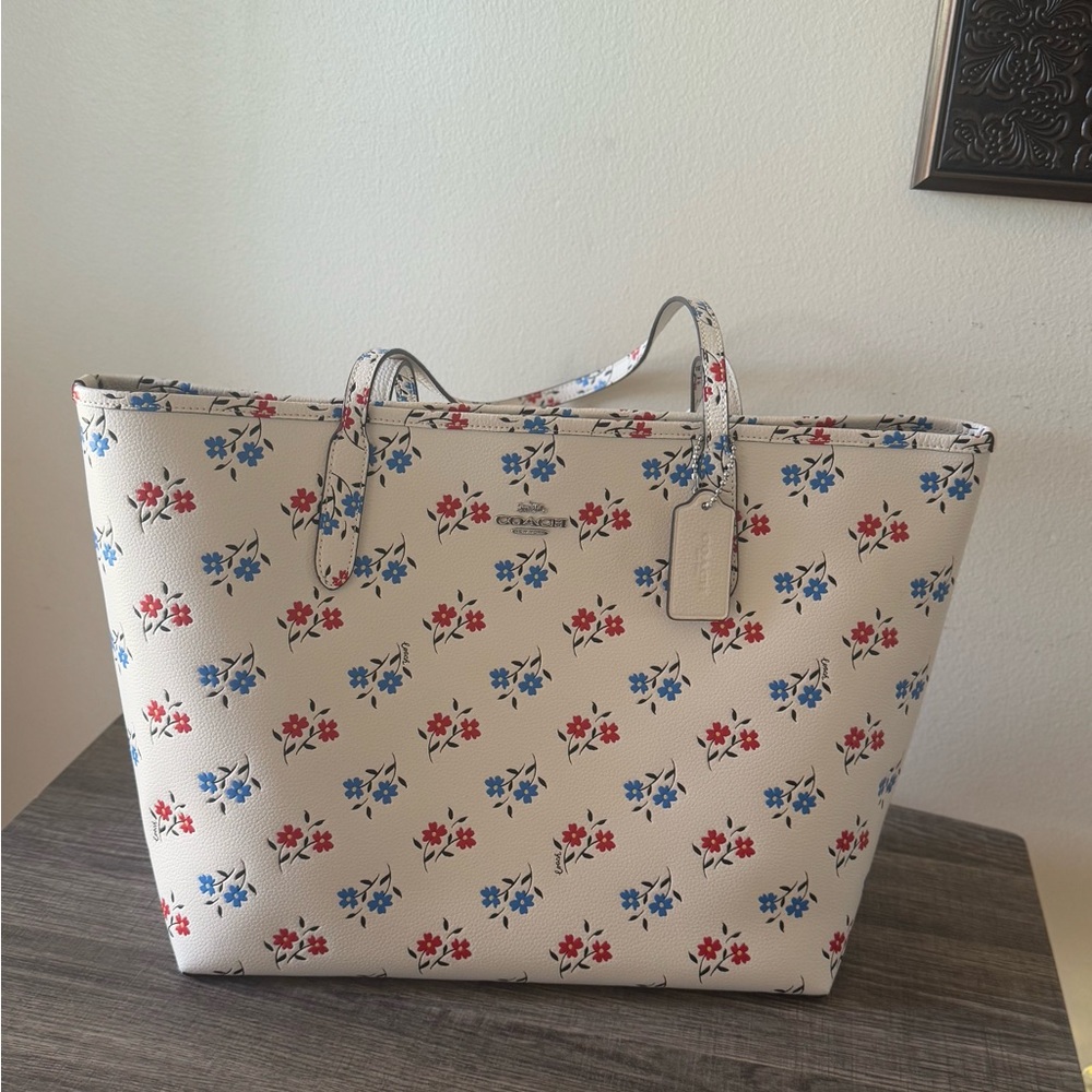 Coach White Leather Bag with Red and Blue Floral Design - Picture 3 of 11
